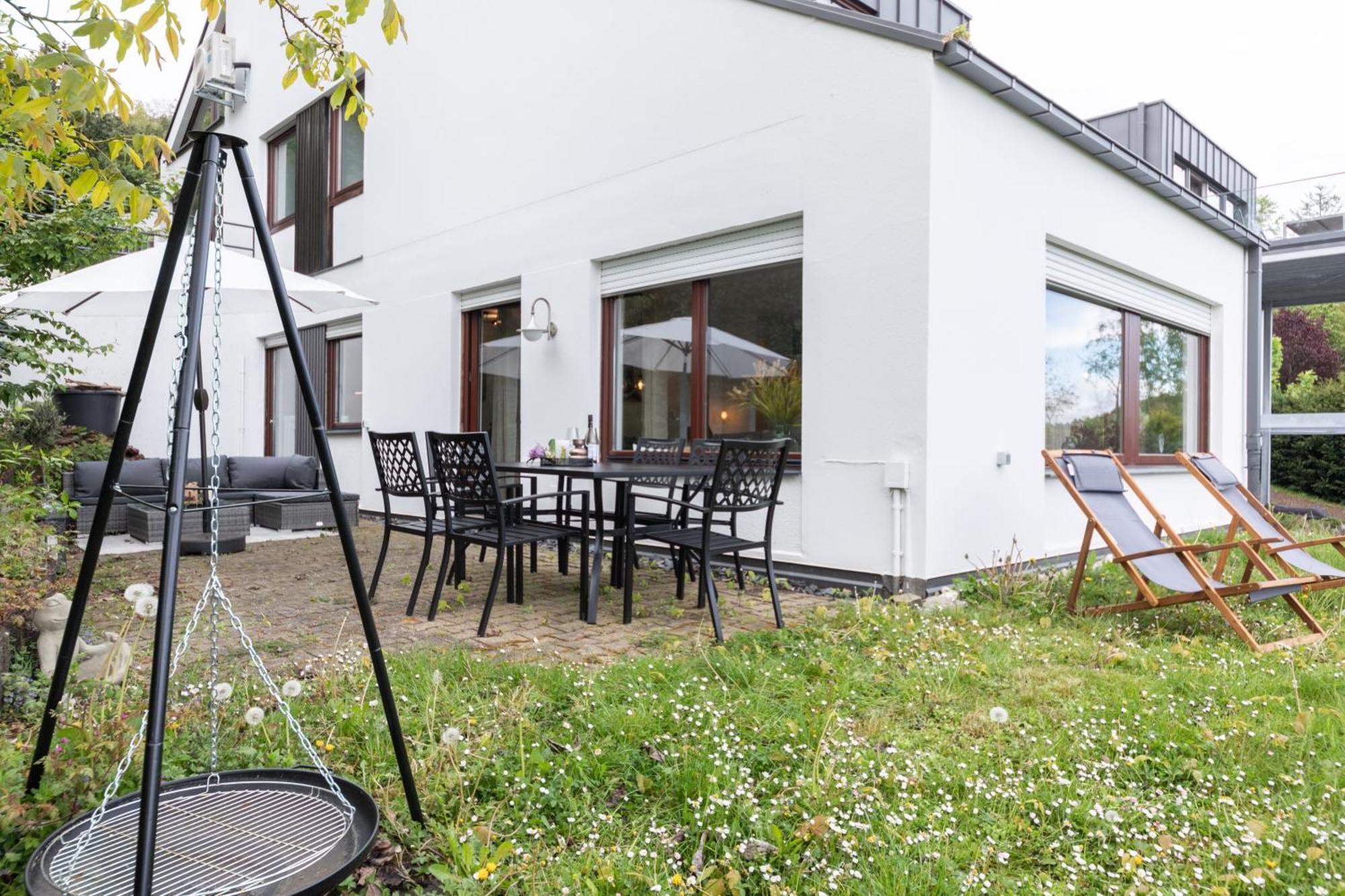 Cozy II Luxurioes Moselview Terrasse Garten Netflix Leiwen Exterior photo